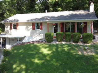 32 N Crown Dr, Collinsville, IL 62234