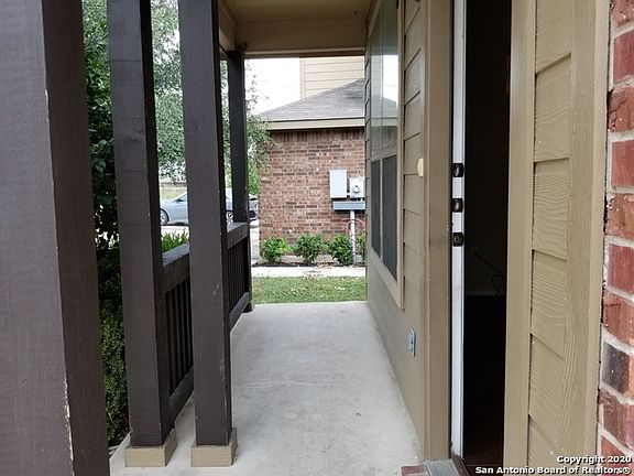 2nd image of 909 Brown Rock Dr