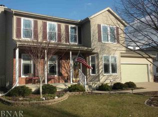 18 Hayloft Rd, Bloomington, IL 61704