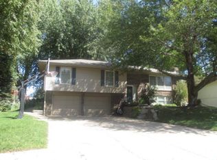 21428 Fieldcrest Dr, Elkhorn, NE 68022