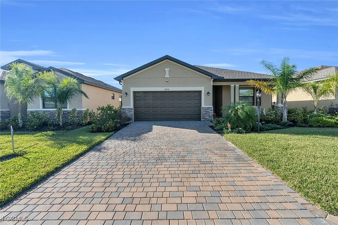 3 bed, 3.0 bath, 1852 sqft, $3,800 — Photo 1