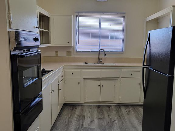 3rd image of 427 Avenue G