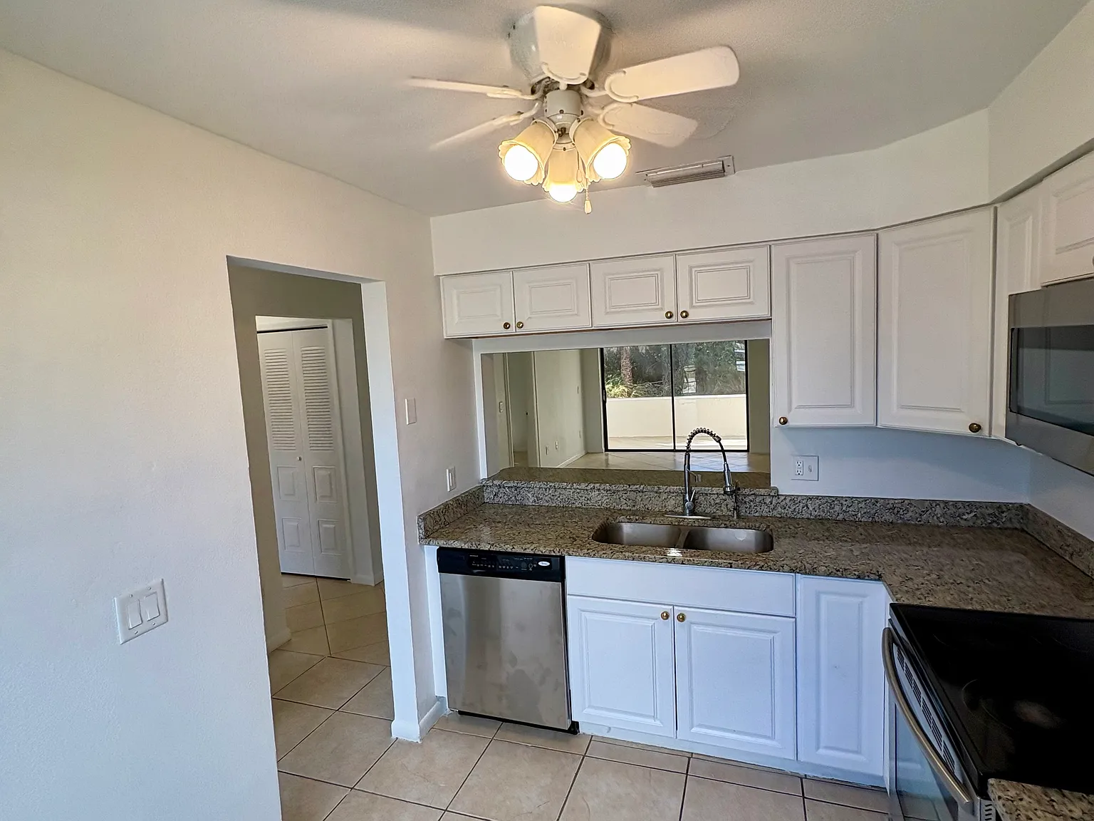 2 bed, 1000 sqft, $1,700 — Photo 1