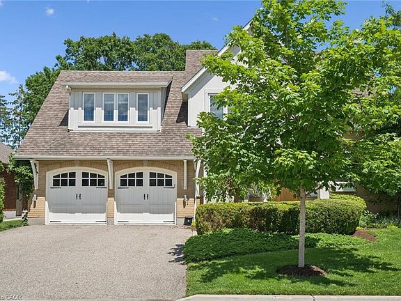3rd image of 576 Falconridge Cres