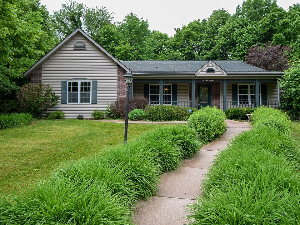 1st image of W242N7286 S Woodsview Dr