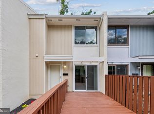 2254 Southgate Sq, Reston, VA 20191