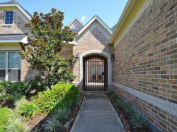 3rd image of 2439 Fairbreeze Dr