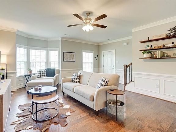 5th image of 7447 Pebble Lake Dr