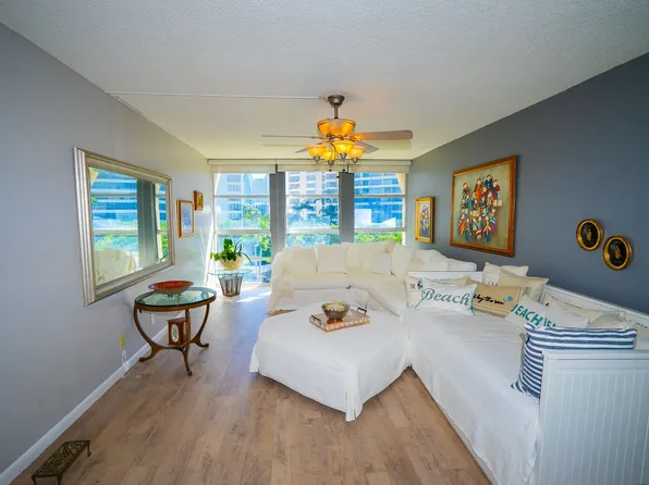 501 Three Islands Blvd APT 517, Hallandale, FL 33009