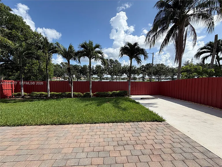 7753 NW 201st Ter — Photo 34