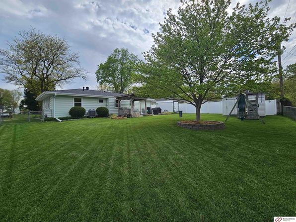 2220 Hillcrest St, Beatrice, NE 68310