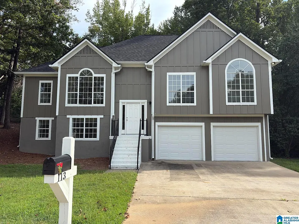 113 Loyola Cir