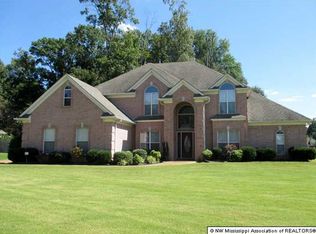 2151 Dickens Place Dr, Southaven, MS 38672