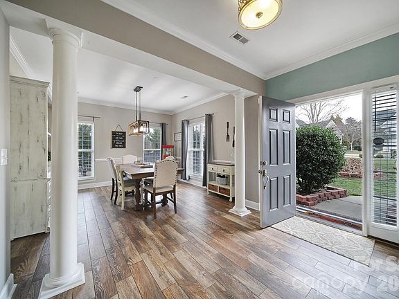 2nd image of 1002 Dataw Ln