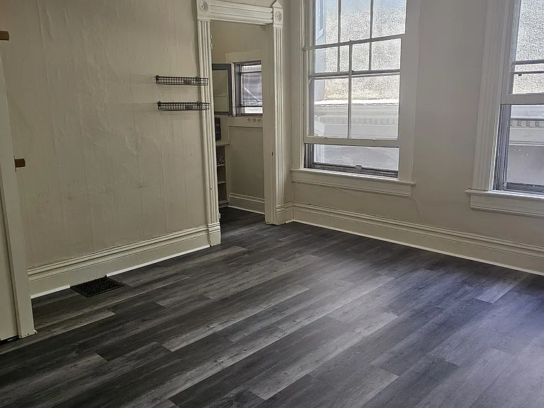 2124 NW Flanders St #16 — Photo 1