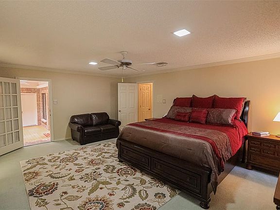 3rd image of 6004 Driftwood Ct