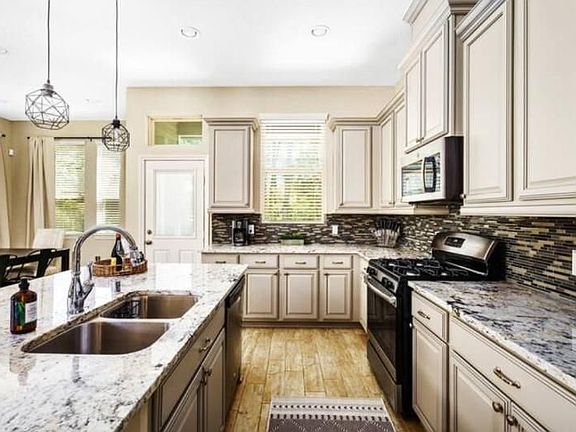 5th image of 18402 Jasmine Garden Pl