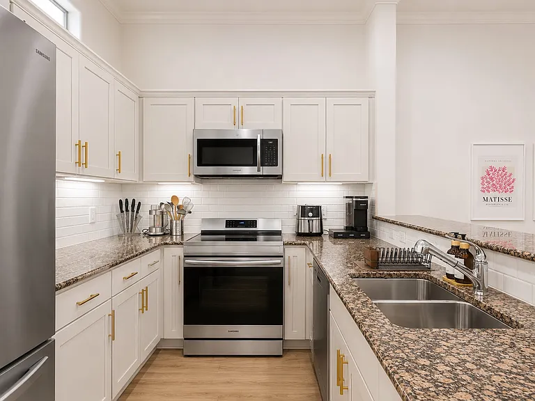 1115 Kinney Ave #19 — Photo 9