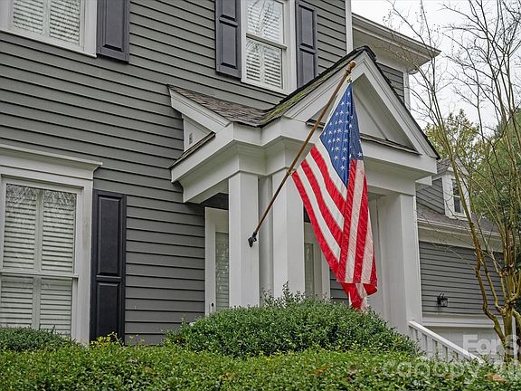 5th image of 815 Celbridge Ct