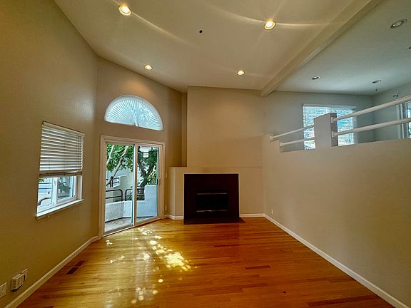 3rd image of 109 E Court Ln