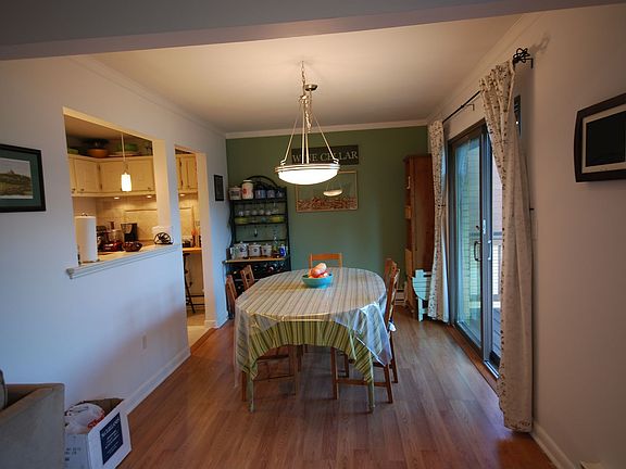 3rd image of 312 Richard Ct