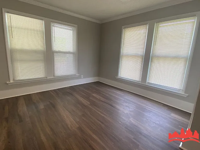 1532 Barton St — Photo 9