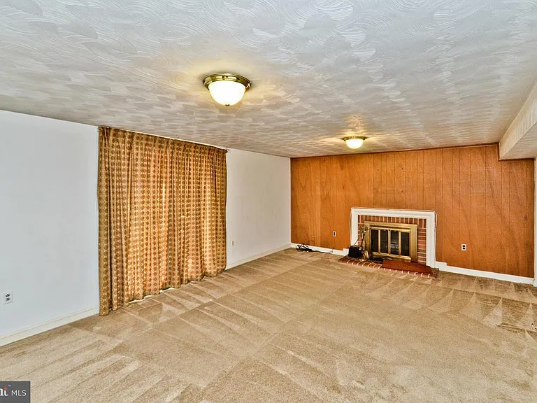 100 Mel Mara Dr — Photo 19