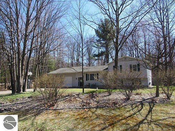 3rd image of 1656 Penbroke Dr