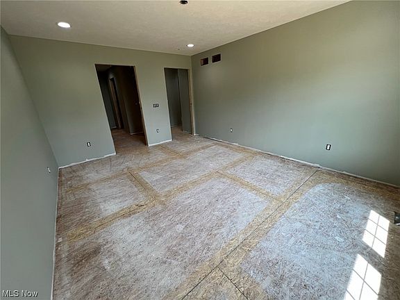 4th image of 238 E Ohio Ave