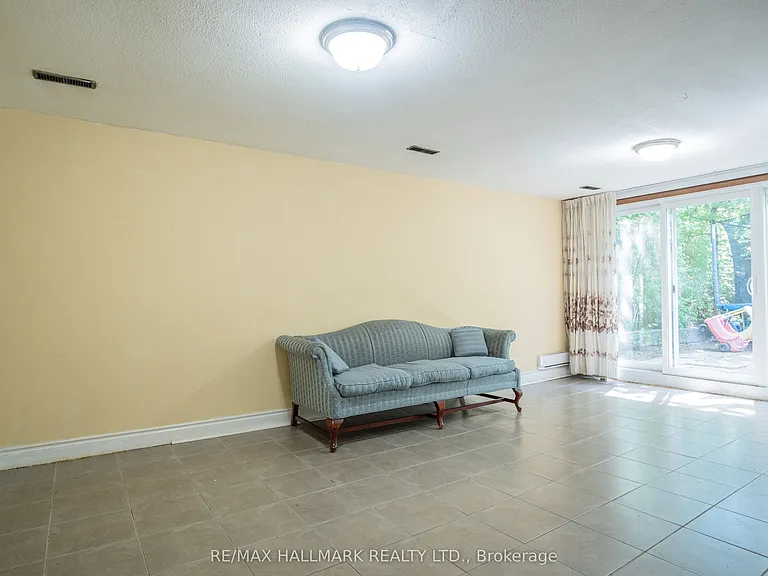 399 Lawrence Ave W #BASEMENT — Photo 8