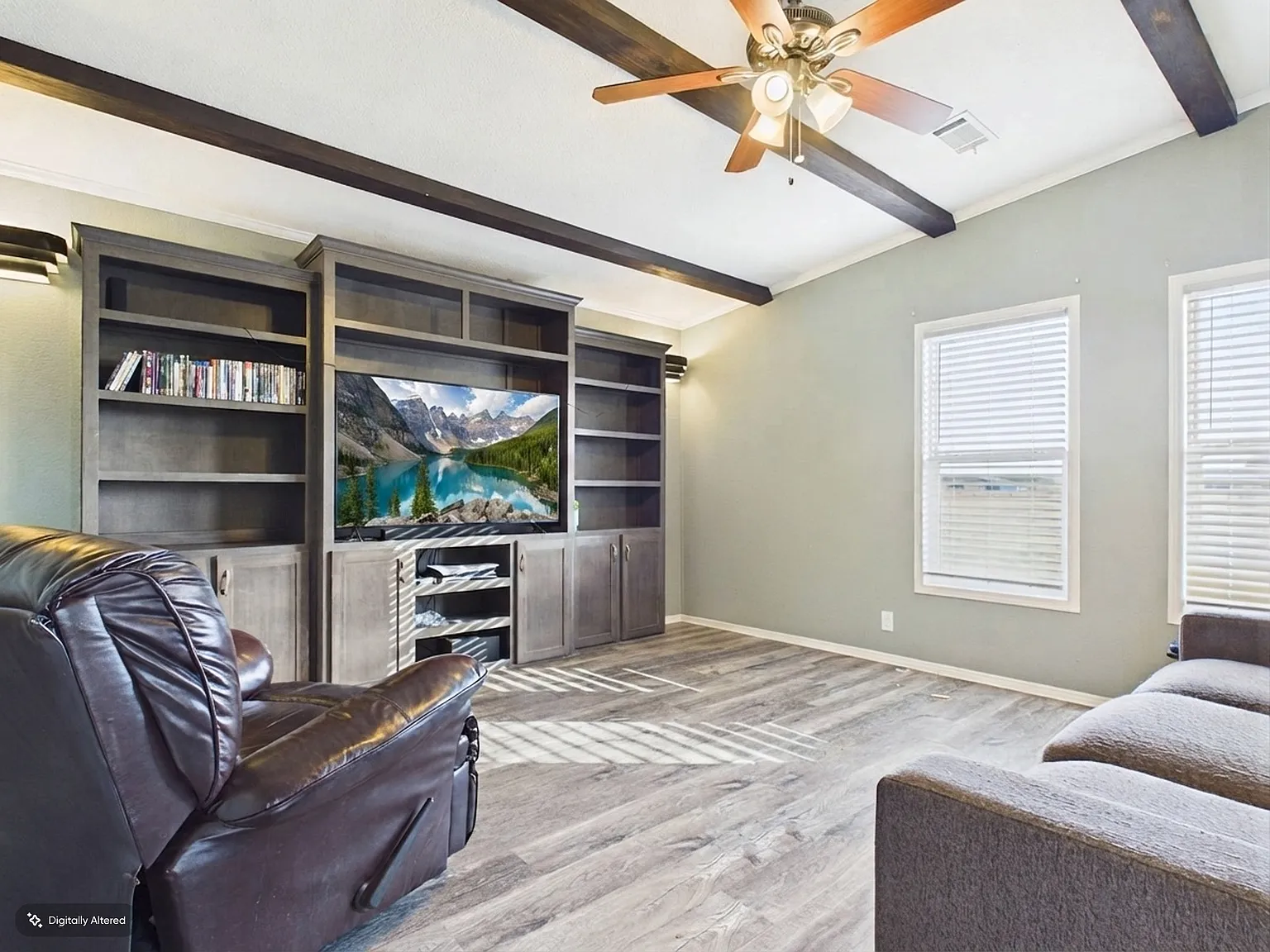 5 bed, 2280 sqft, $2,600 — Photo 2