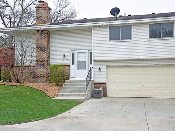 2nd image of 12208 Oak Leaf Cir