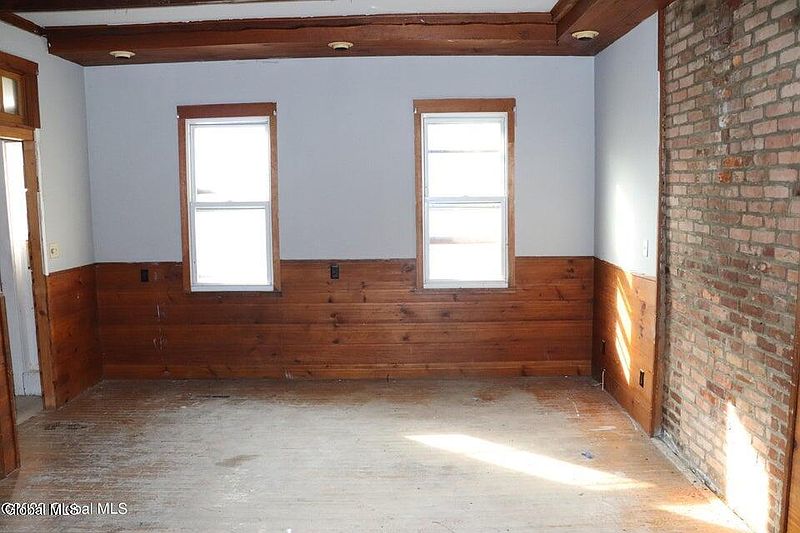 3rd image of 11 Jefferson Street