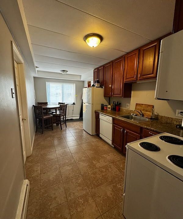 1st image of 202 N Salem Ave APT 1B