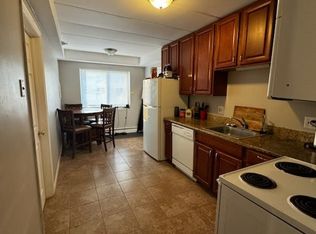 202 N Salem Ave APT 1B, Arlington Heights, IL 60005