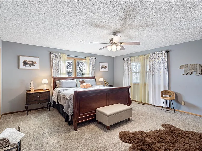 37 Churchill Dr — Photo 6