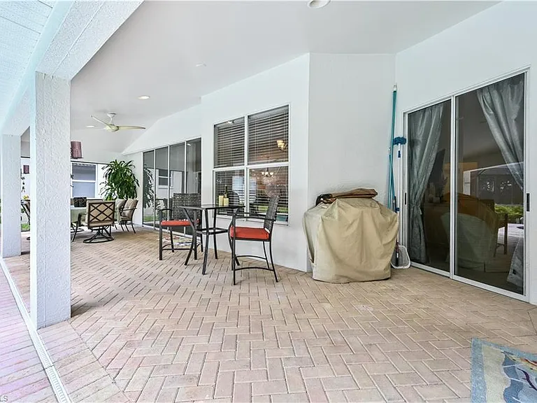 6453 Autumn Woods Blvd — Photo 16