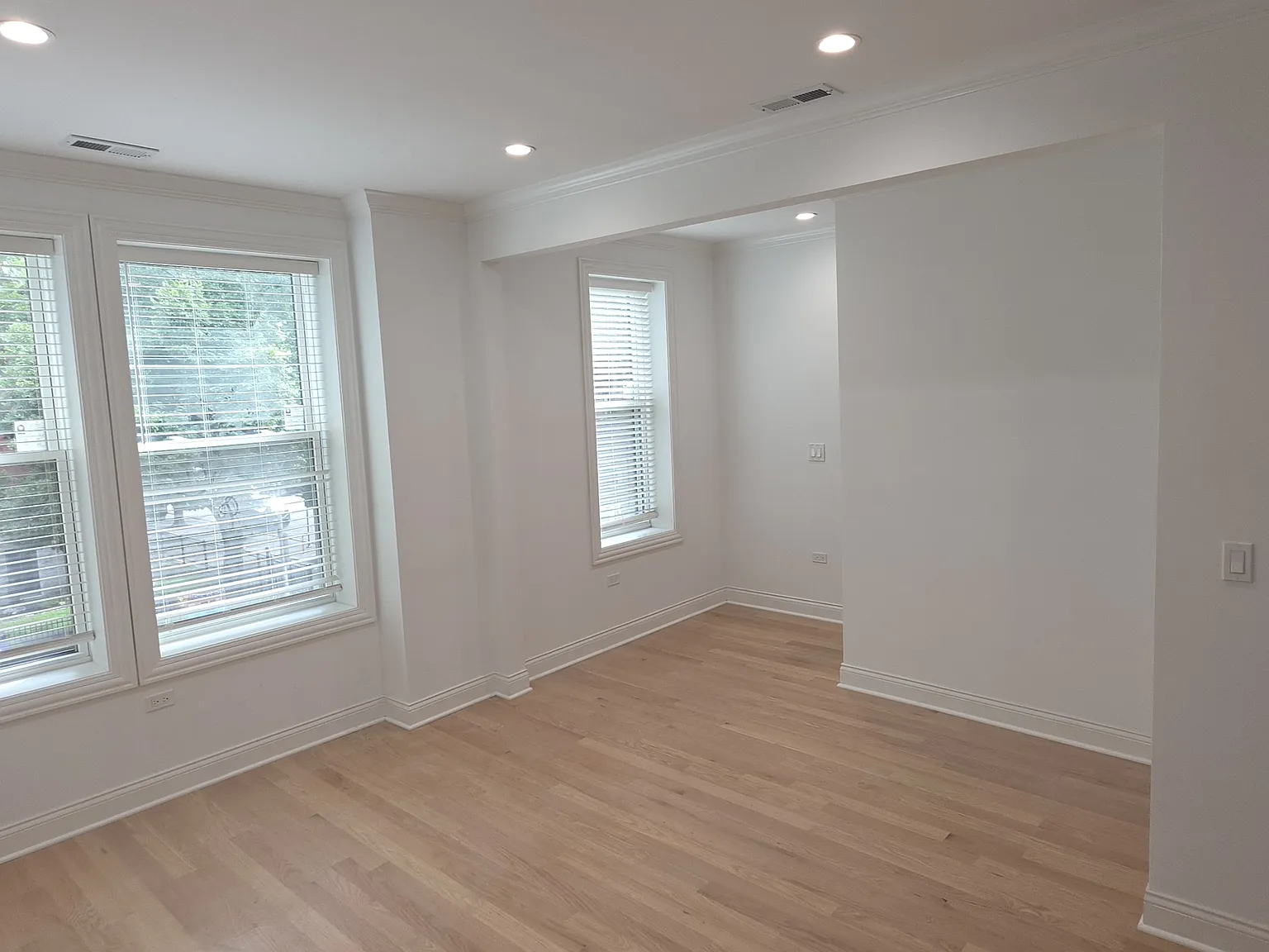 1622 W Wabansia Ave — Photo 4