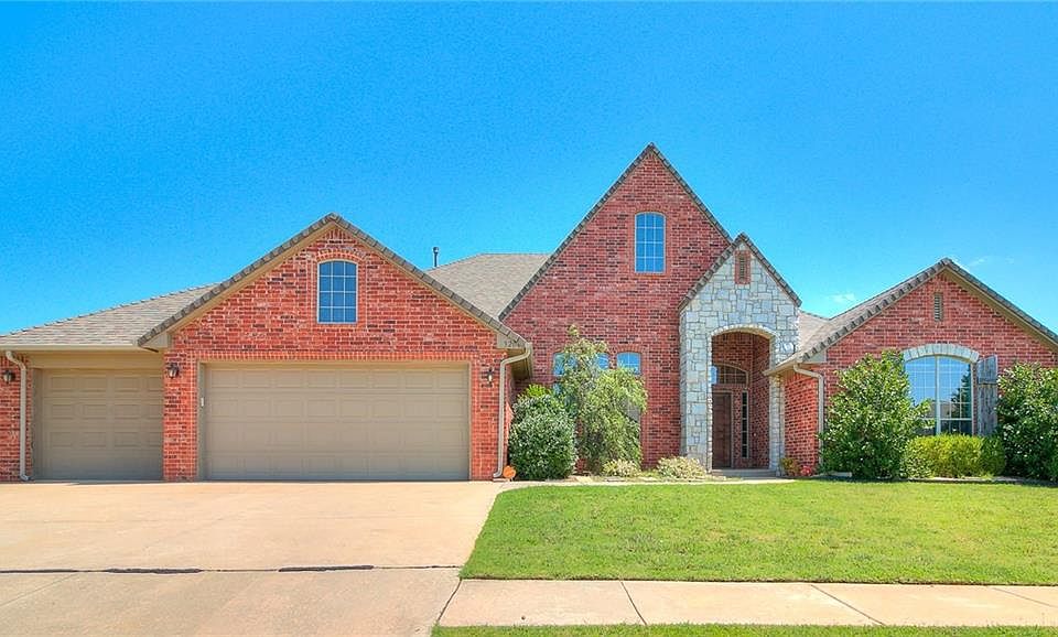 1st image of 3204 Hampshire Ln
