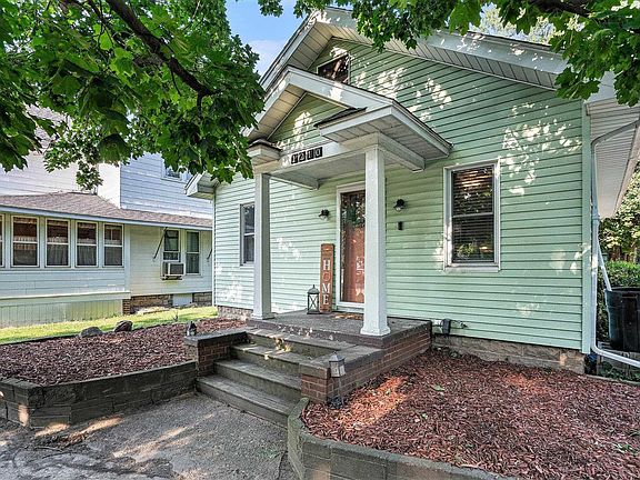 3rd image of 1210 Wilson Ave