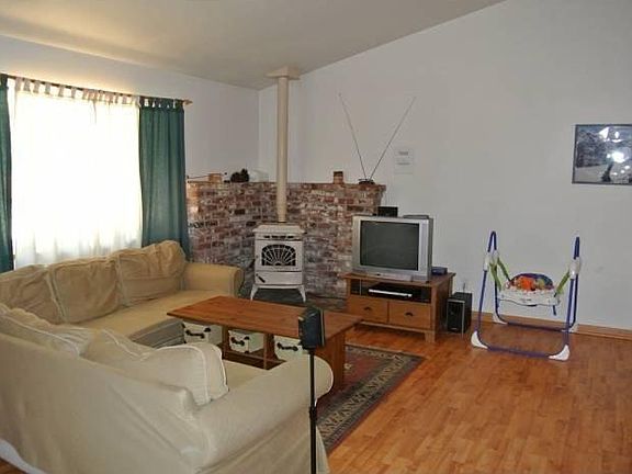3rd image of 787 Anita Dr