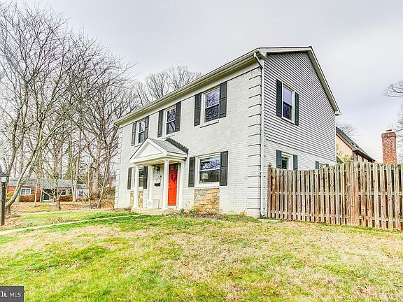 3rd image of 4423 Brookfield Dr