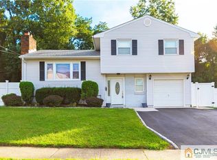 44 Rieder Rd, Edison, NJ 08817