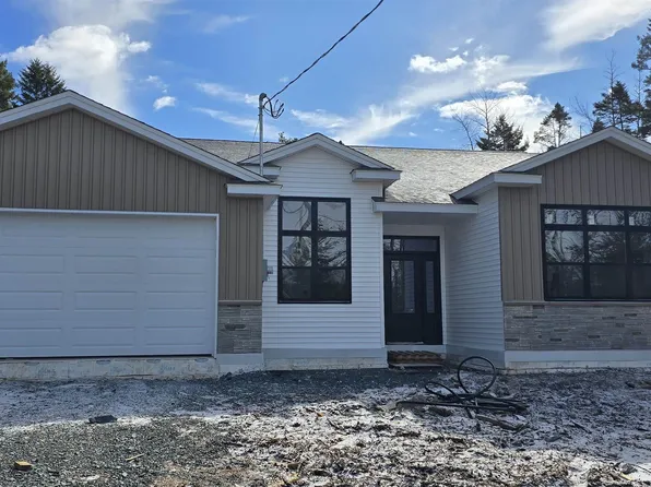 124 Parish St, Fall River, NS B2T 0W9