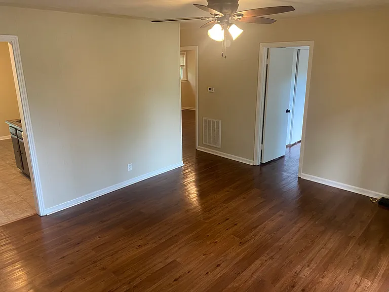 1316 Diuguid Dr — Photo 3