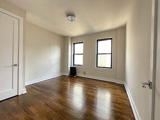 5th image of 881 Washington Ave APT 6J