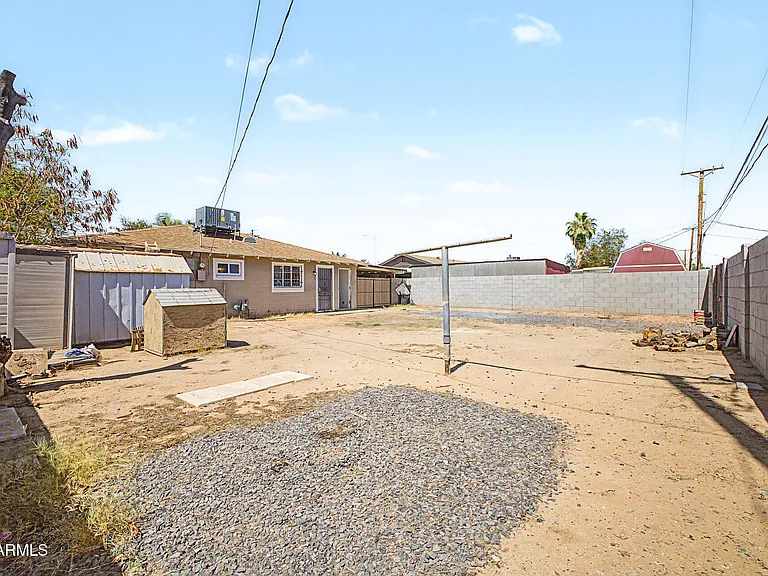 1823 E Sunland Ave — Photo 23