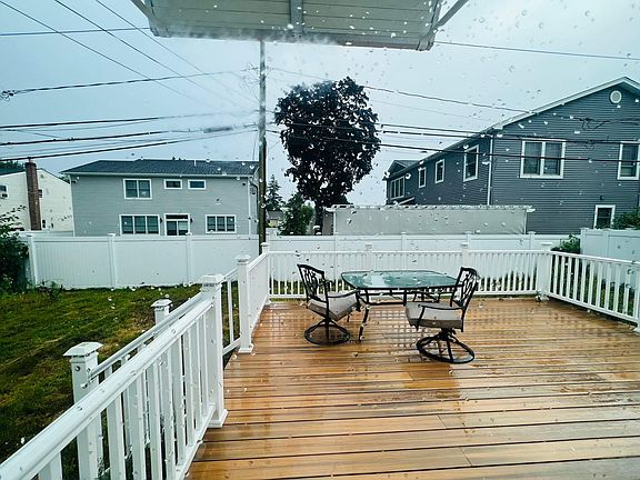 5th image of 37 Amby Ave
