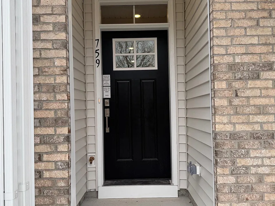 612 Brass Ln