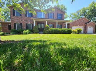 1 Crabapple Ct, Saint Louis, MO 63132